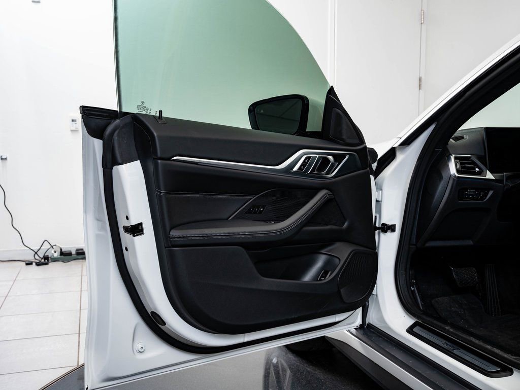 Used 2023 Alpine White BMW eDrive40 image 27