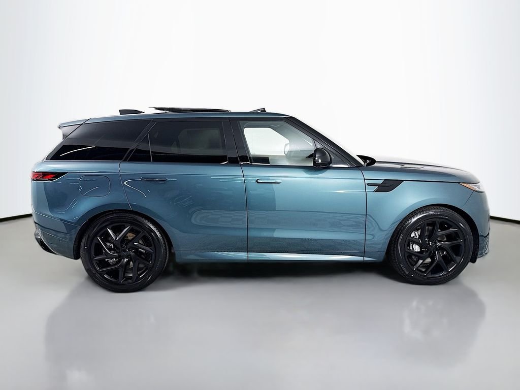 New 2026 Giola Green Land Rover Dynamic SE image 8