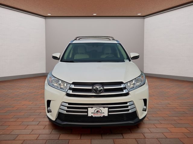 Used 2019 Blizzard Pearl Toyota XLE image 30