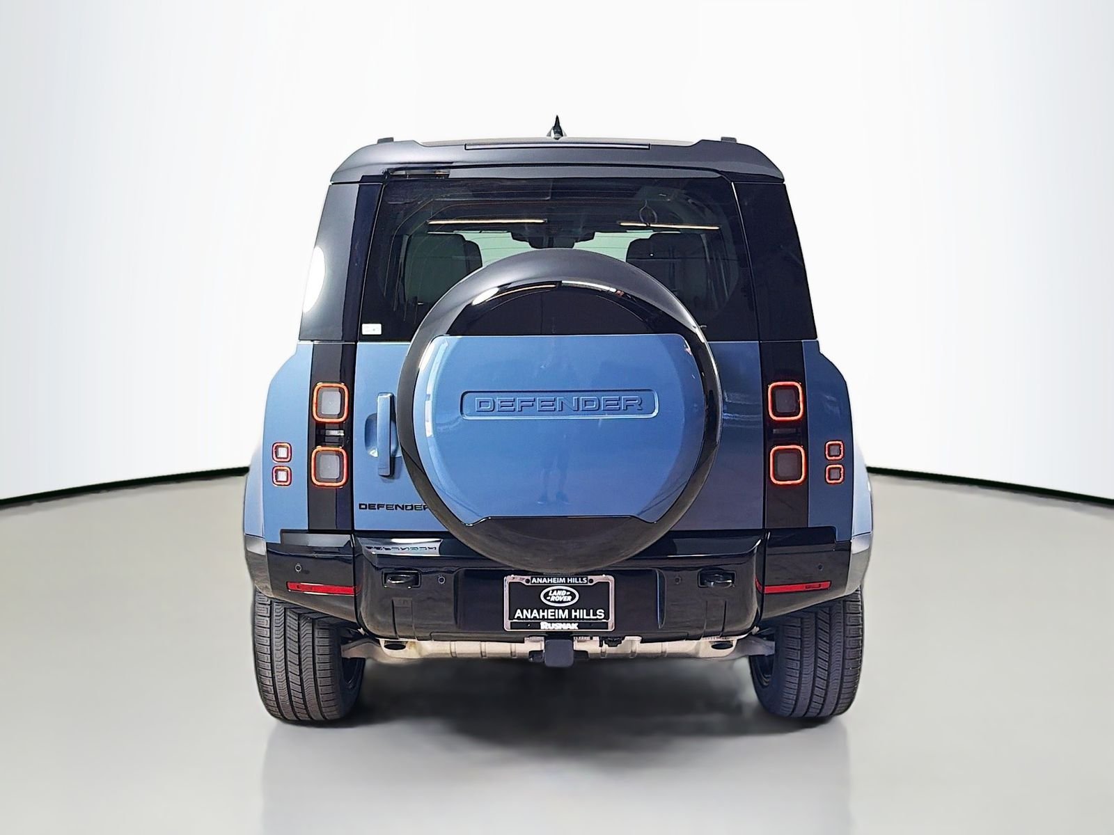 New 2026 Tasman Blue Land Rover X-Dynamic SE image 4