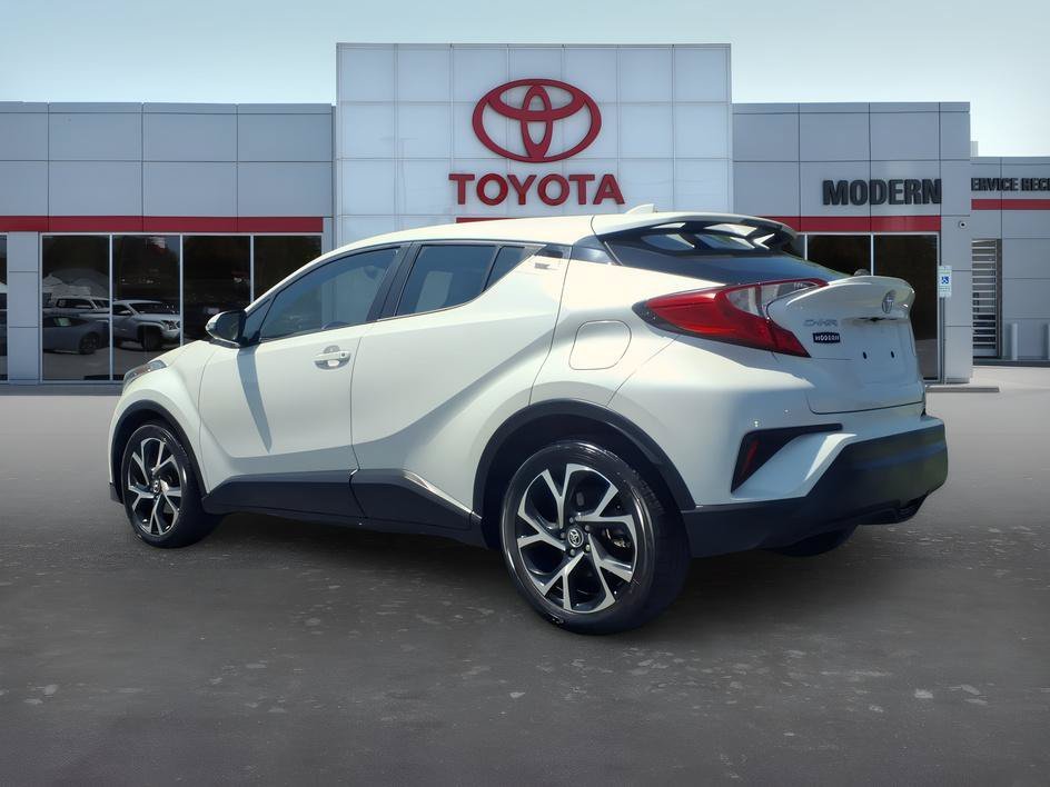 Used 2019 Blizzard Pearl Toyota XLE image 3
