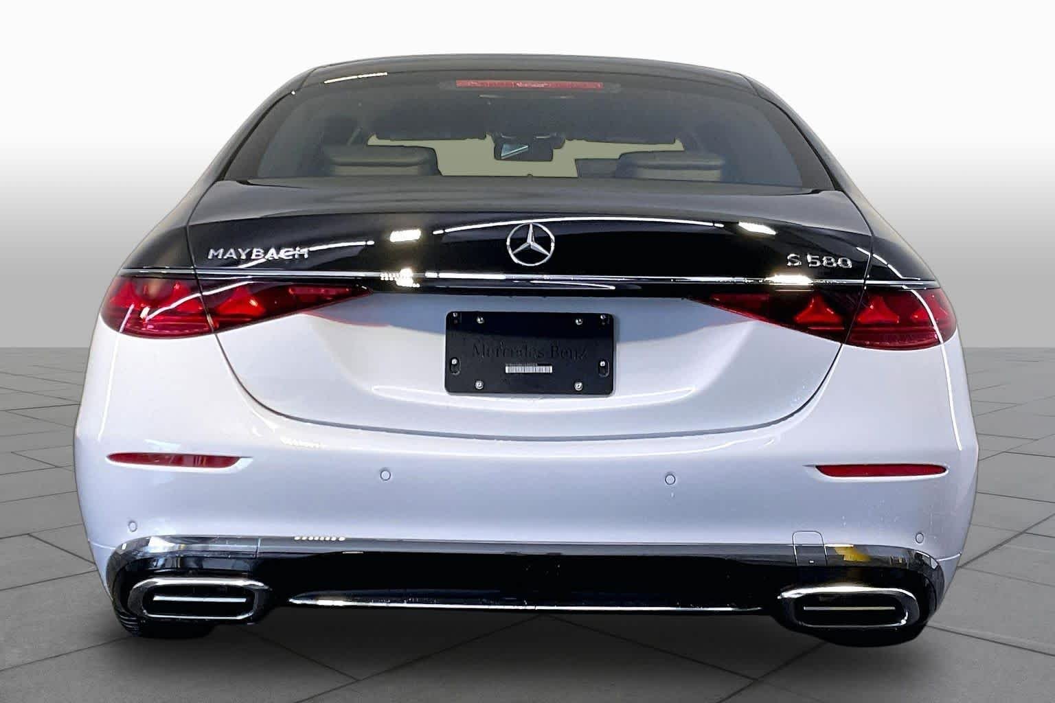 New 2027 MANUFAKTUR Moonlight White Metallic Mercedes-Benz Maybach S 580 image 4
