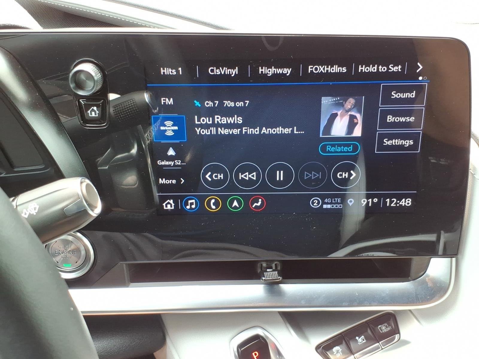 Used 2022 Arctic White Chevrolet 2LT image 23