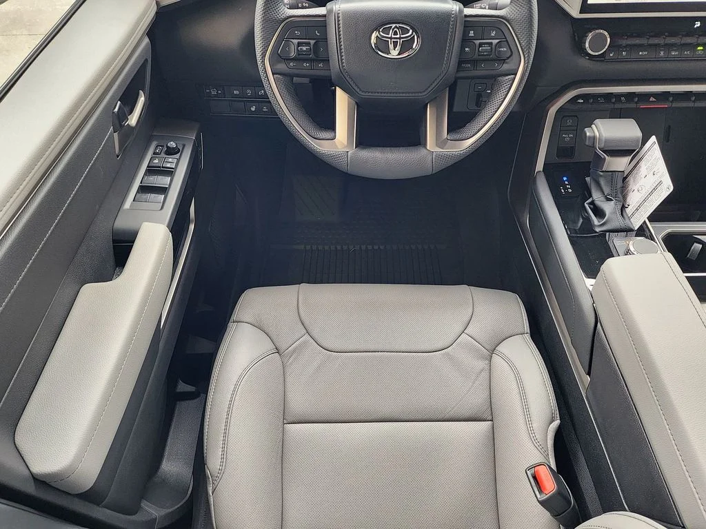 2026 Toyota Tundra Limited - Photo 7