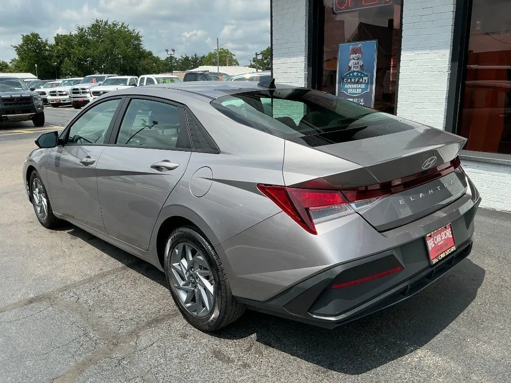 Used 2024 Silver Hyundai SEL image 6