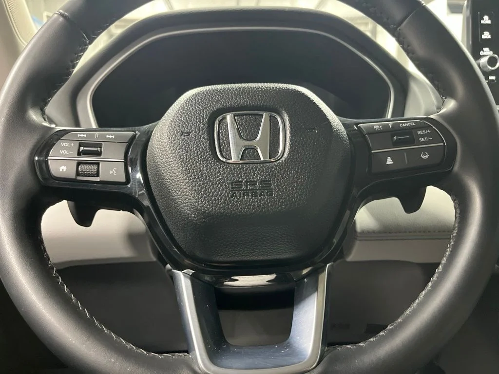 Certified Used 2023 Platinum White Pearl Honda AWD EX-L image 16