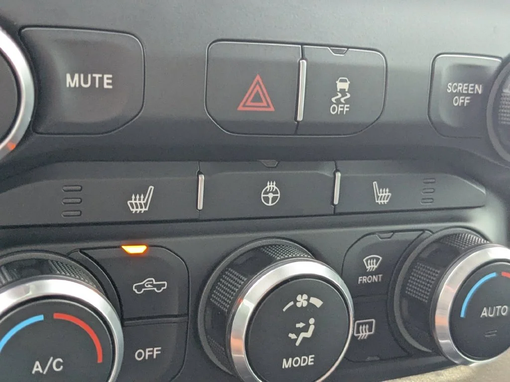 Used 2022 White Ram Laramie image 22