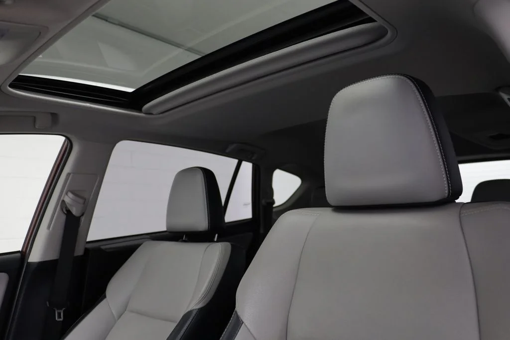 2018 Toyota RAV4 Limited - Photo 13