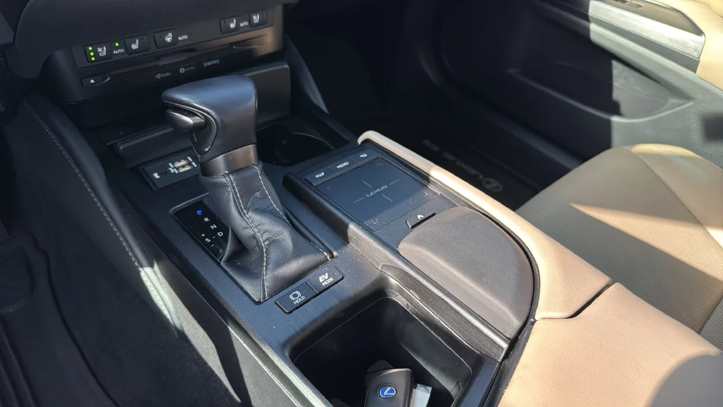Used 2020 Silver Lexus 300h image 30