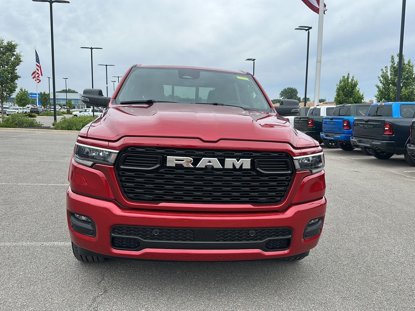 New 2026 Molten Red Pearl-Coat Exterior Paint RAM Big Horn image 7