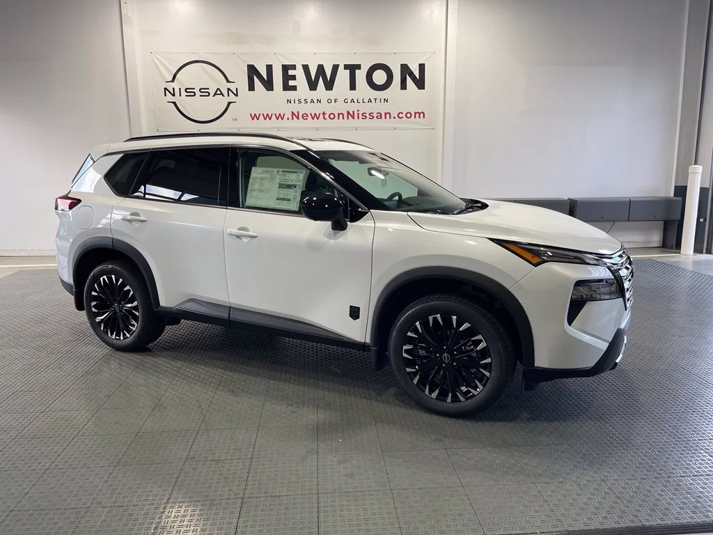 New 2026 Everest White Pearl TriCoat Nissan Dark Armor image 2