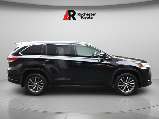Used 2018 Black Toyota XLE image 8