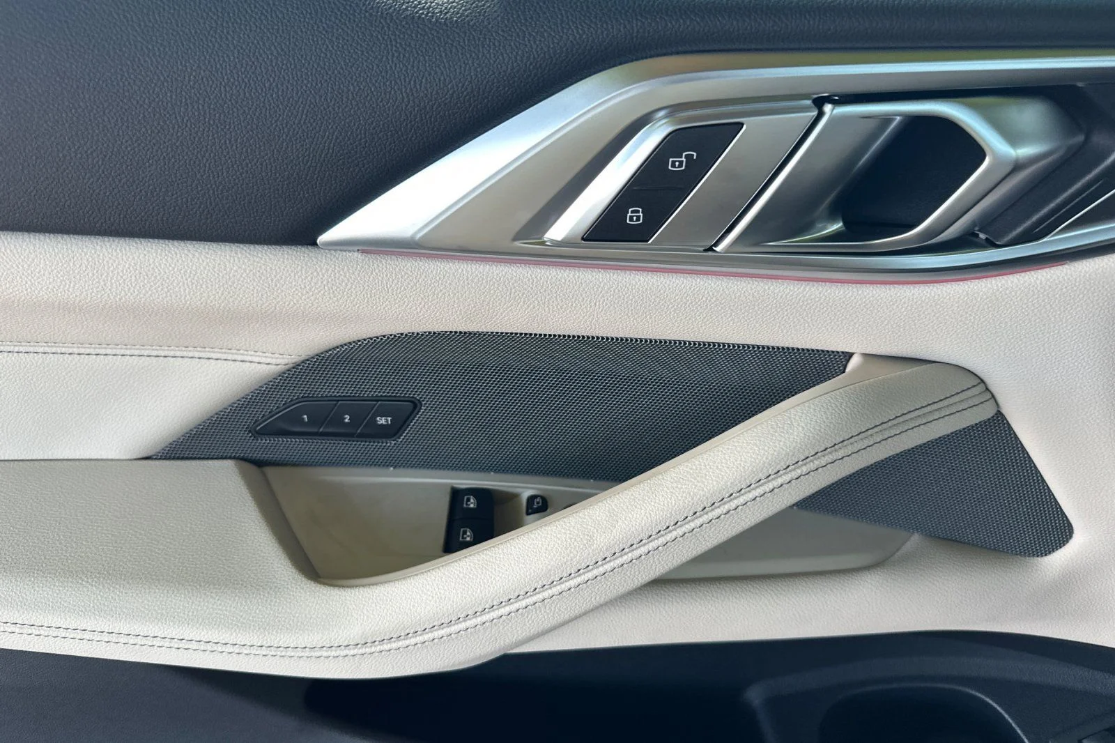 2026 BMW 4 Series M440i - Photo 8