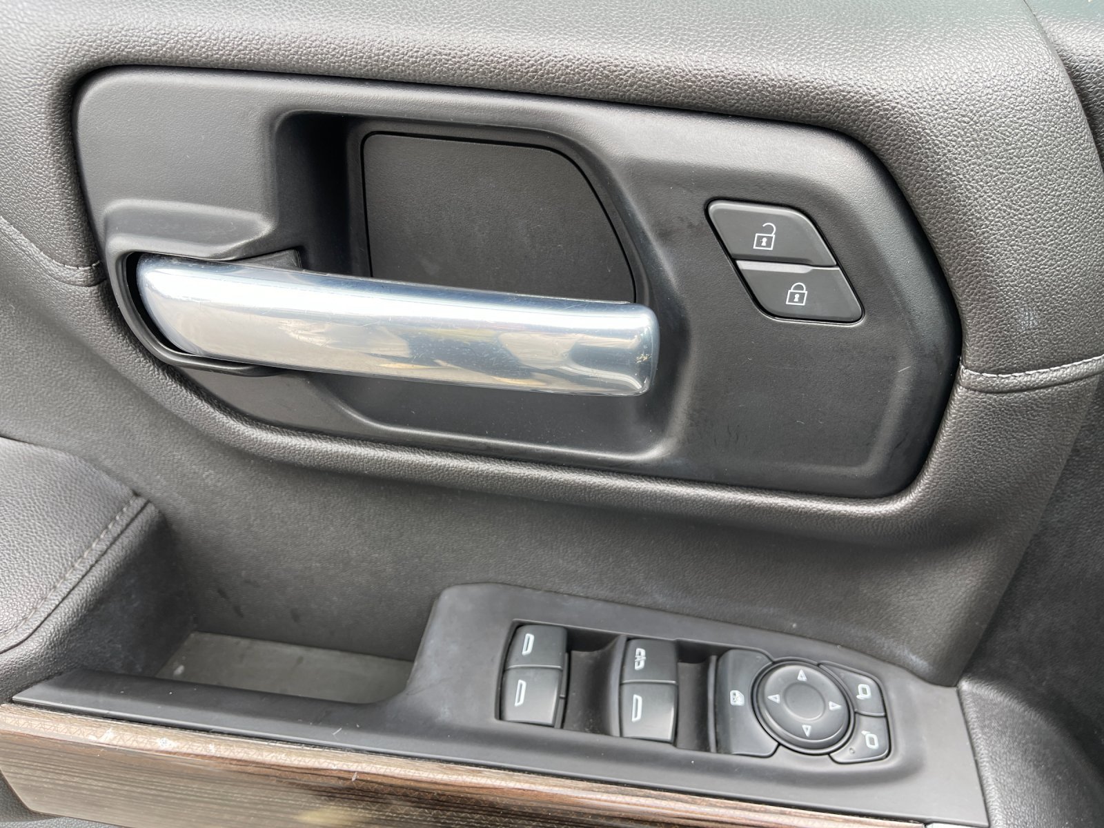 Used 2021 Silver Chevrolet RST image 13
