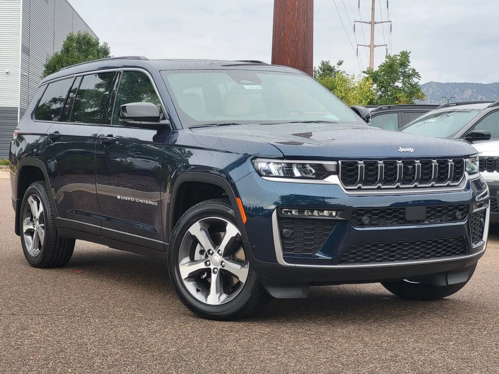 New 2026 Fathom Blue Pearl-Coat Exterior Paint Jeep Limited image 2