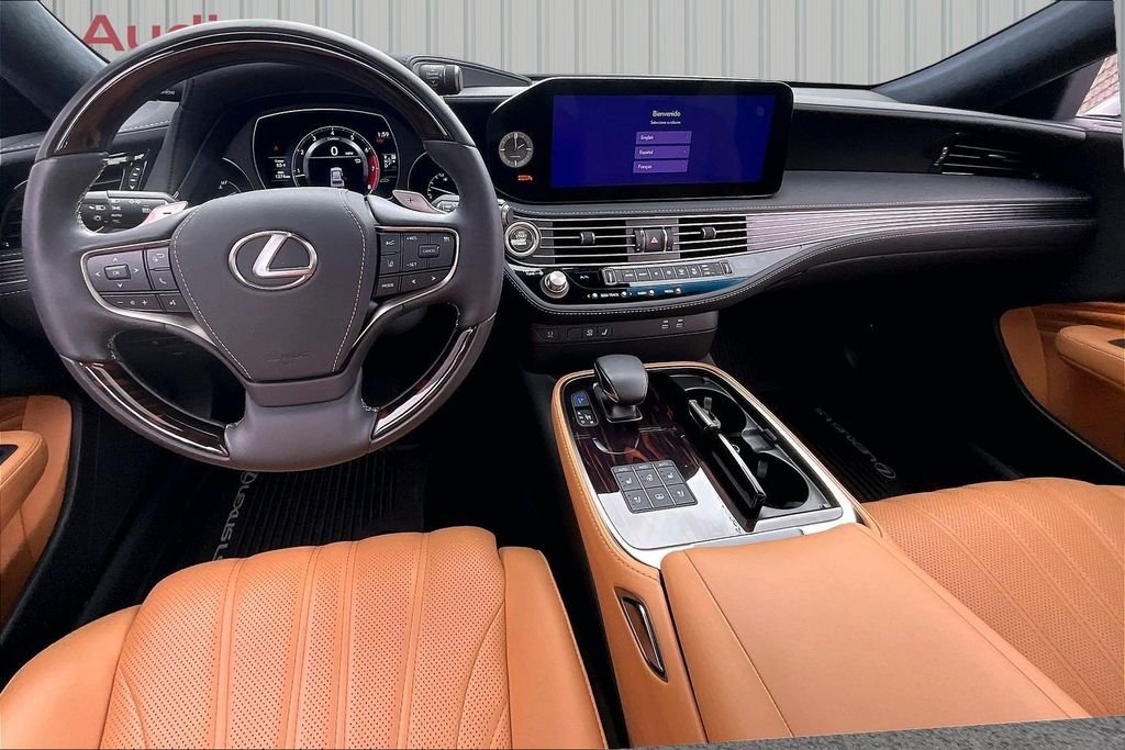 Used 2023 White Lexus 500 Base image 7