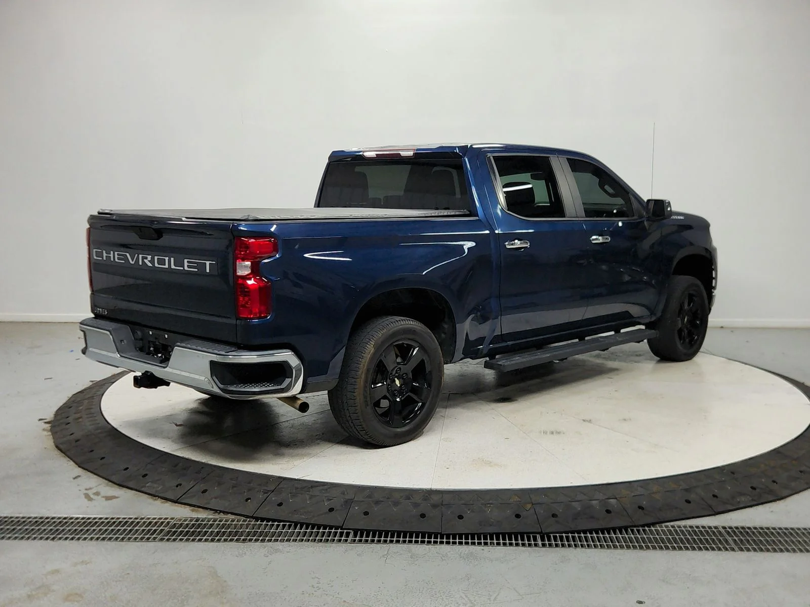 Used 2019 Northsky Blue Metallic Chevrolet LT image 8