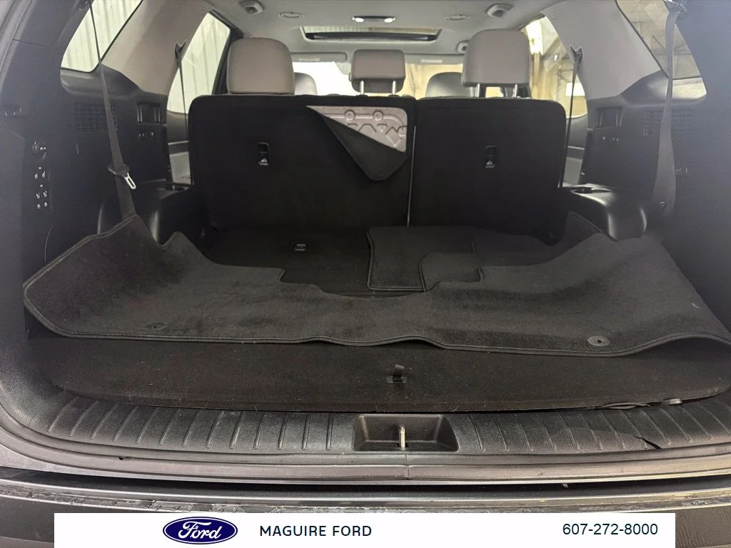 Used 2022 Gray Hyundai SEL image 11