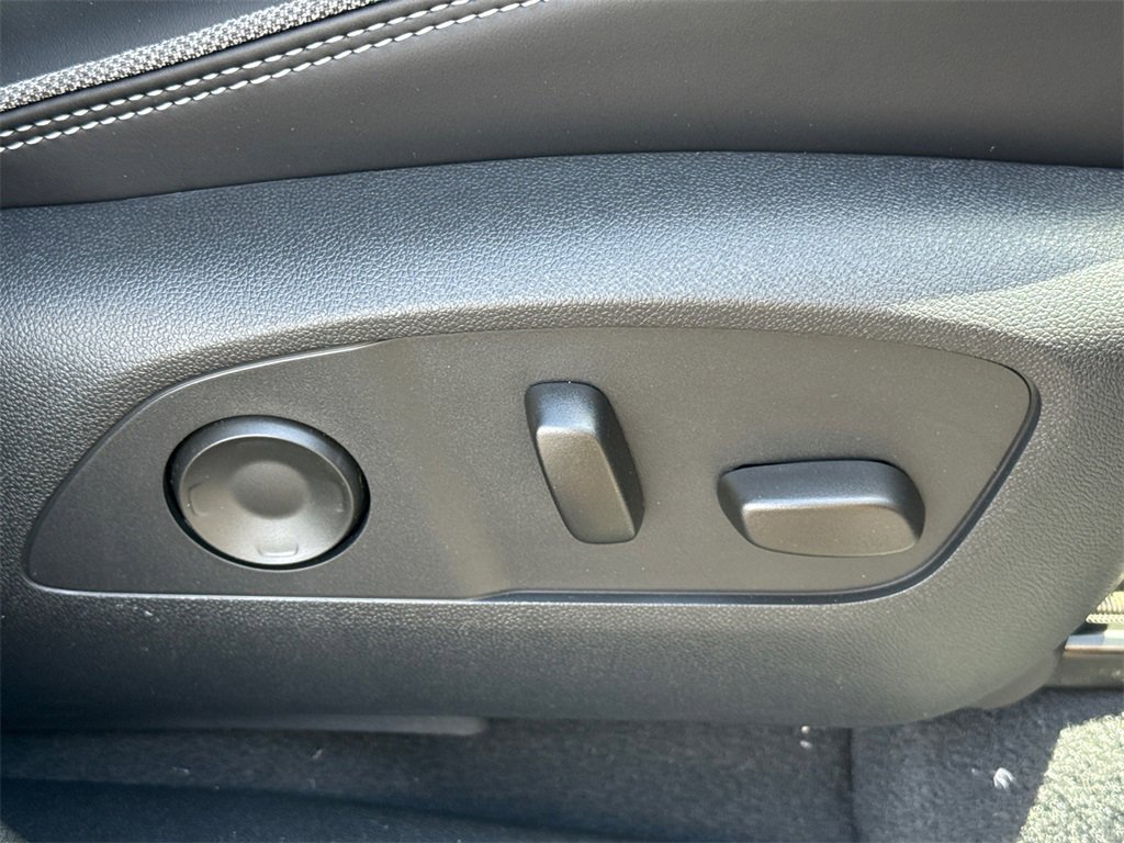 2025 GMC SIERRA - Image 40