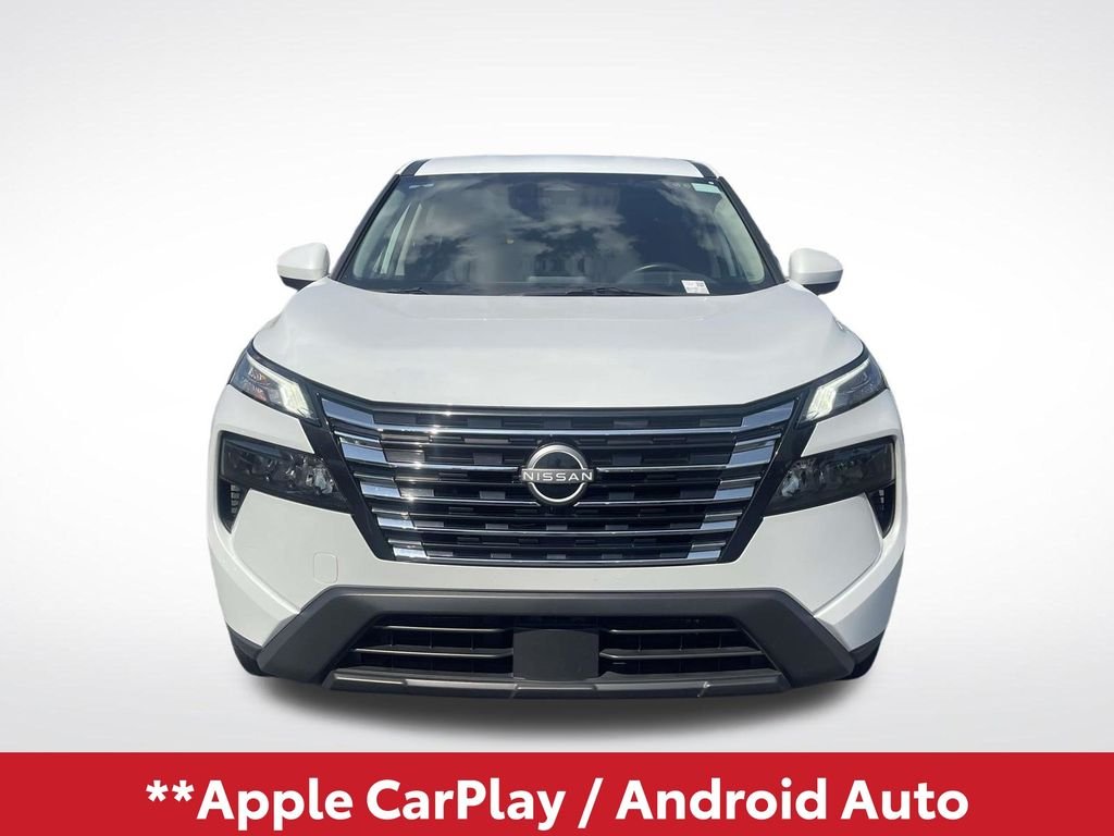 Used 2025 White Nissan SV image 3