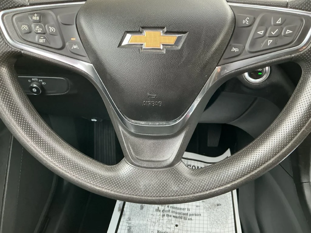 Used 2020 SUMMIT WHITE Chevrolet LT image 24