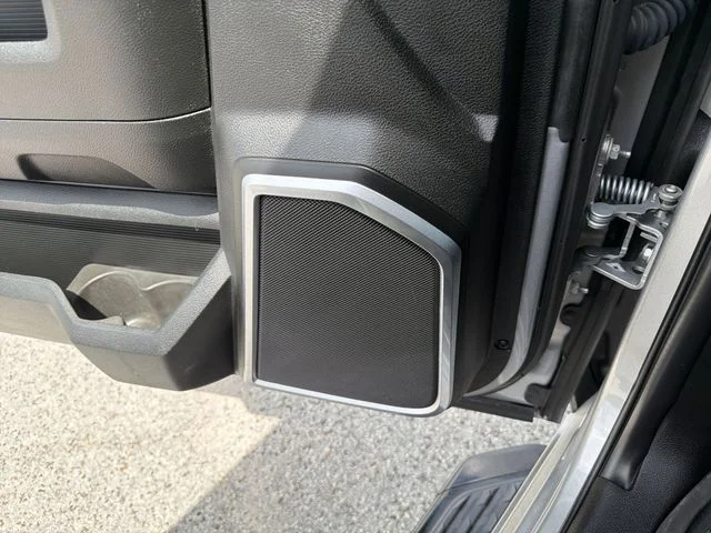 Used 2023 Silver Ram Laramie image 21