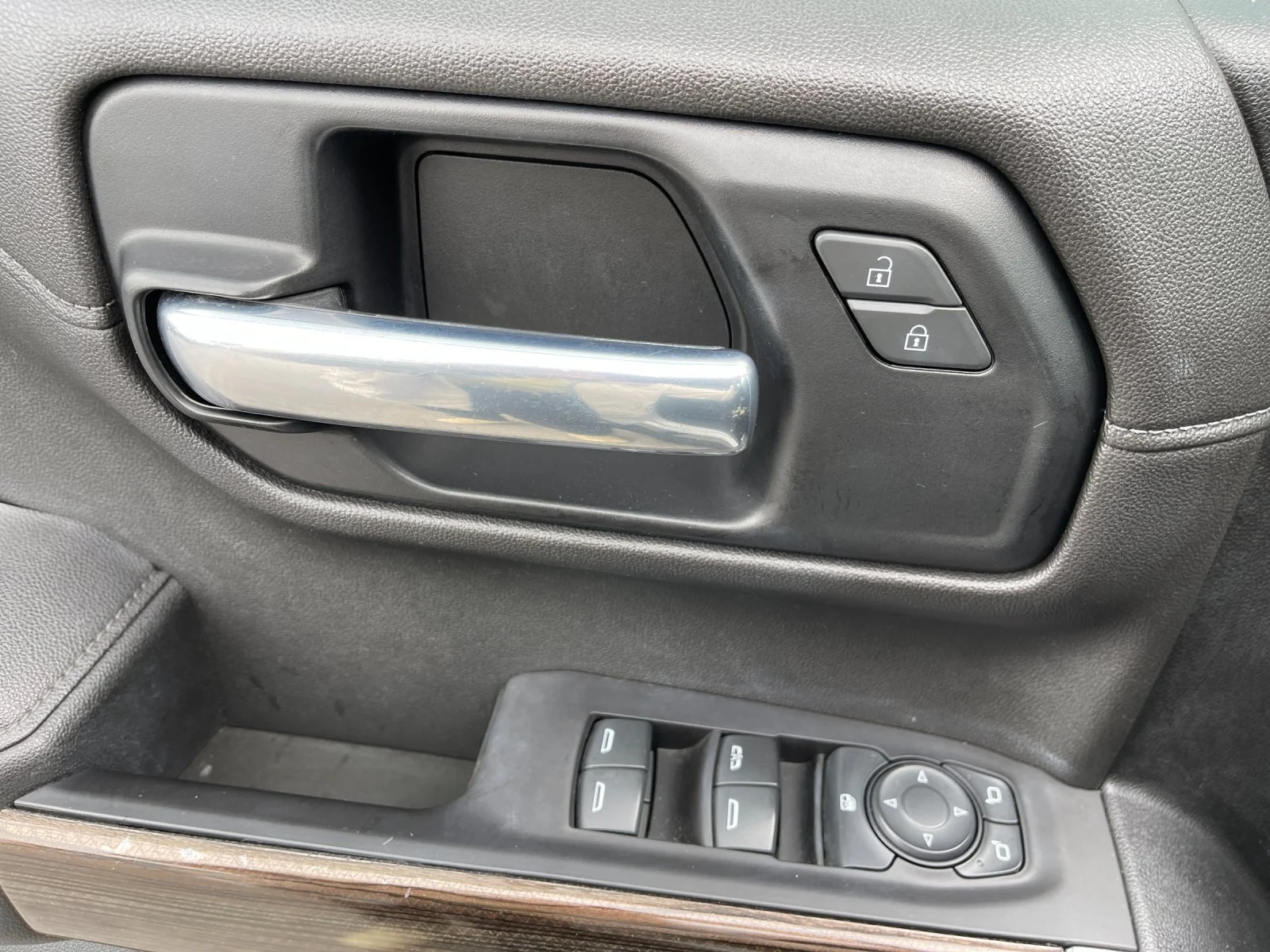 Used 2021 Silver Chevrolet RST image 13