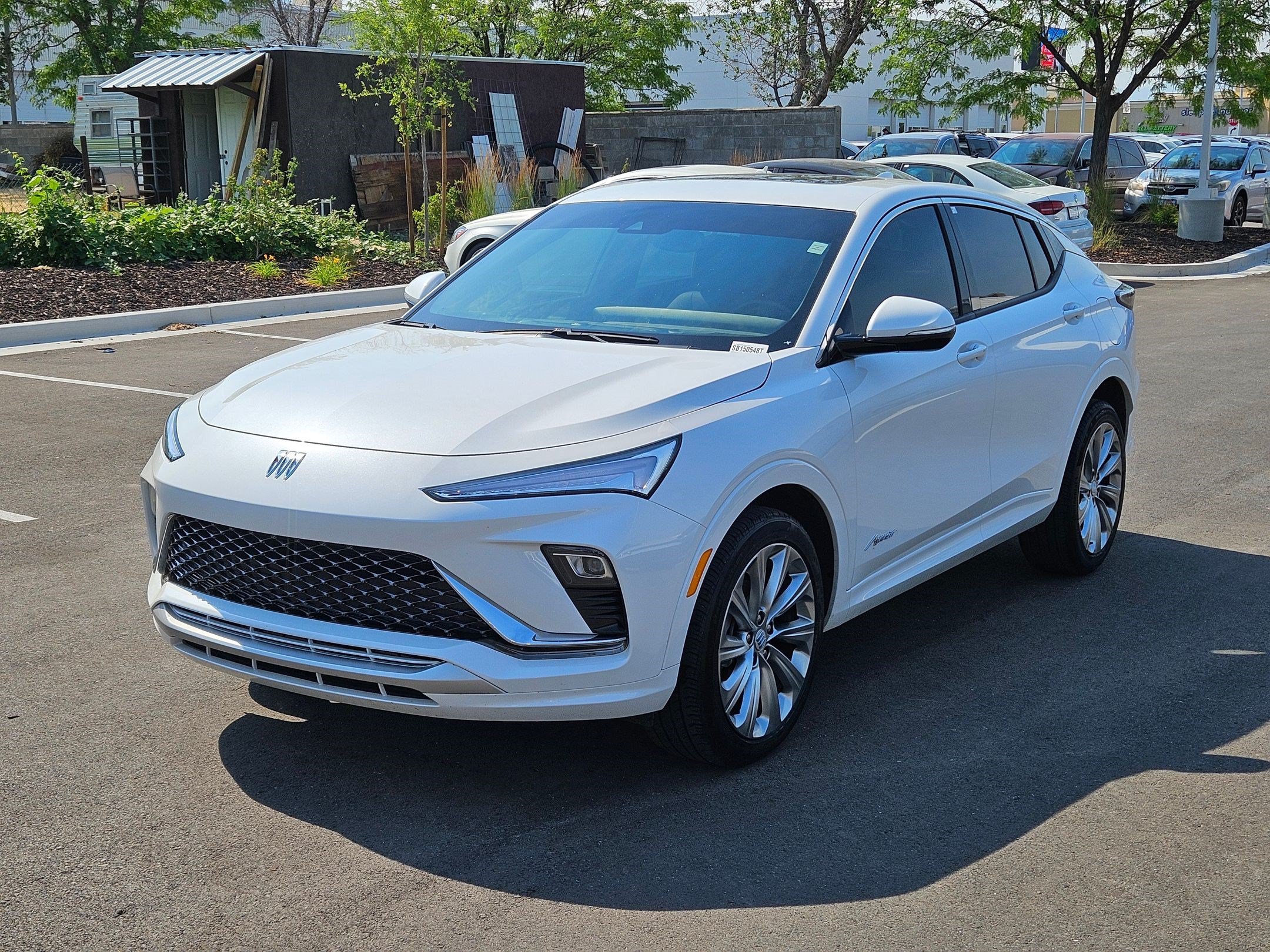 Used 2025 White Frost Tricoat Buick Avenir image 10