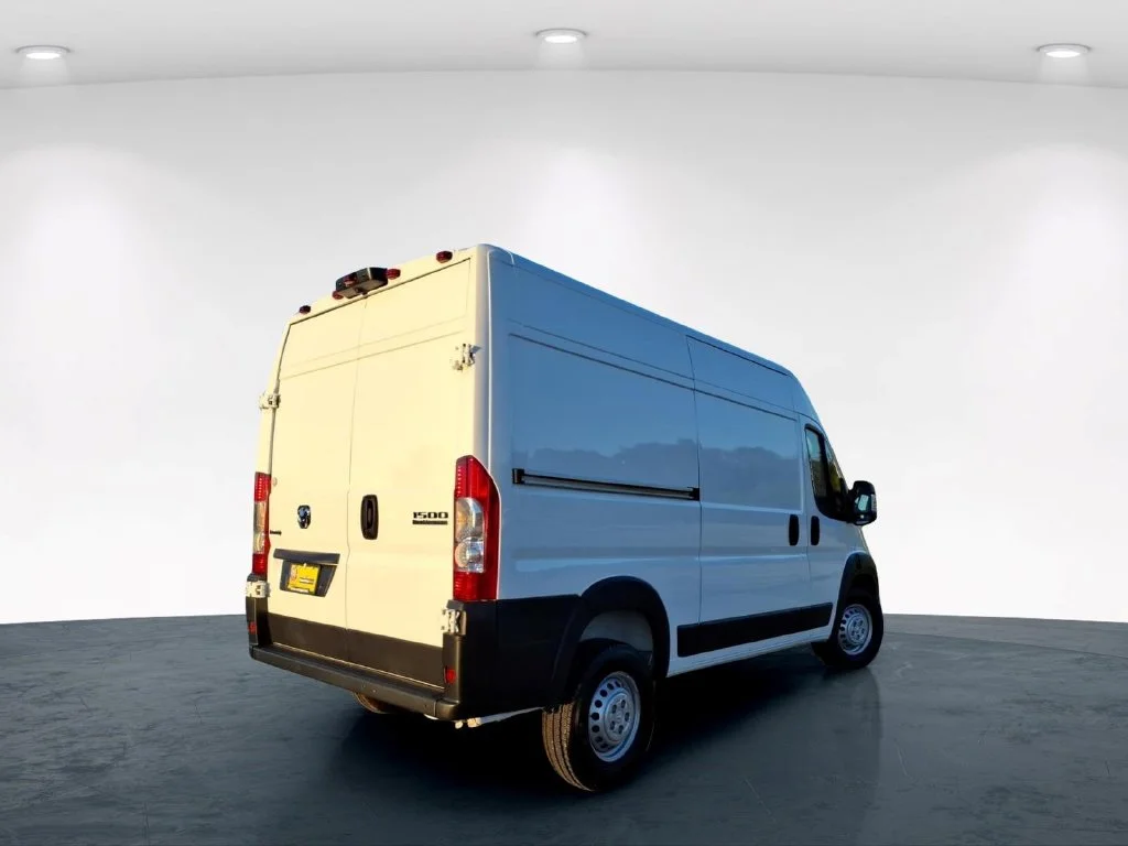 Used 2025 White Ram Base image 8