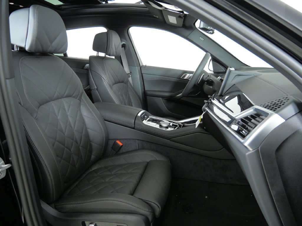 New 2027 Black Sapphire Metallic BMW xDrive40i image 21