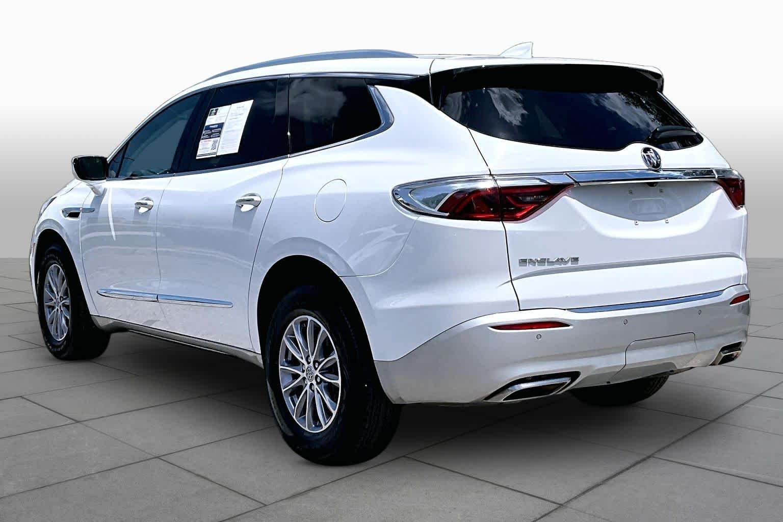 Used 2023 Summit White Buick Essence image 12