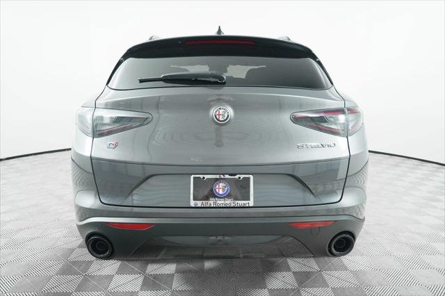 New 2025 Vesuvio Gray Metallic Exterior Paint Alfa Romeo  image 18