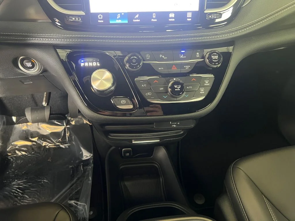 2026 Chrysler Pacifica Select - Photo 15