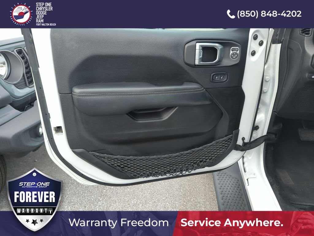 Used 2022 White Jeep Unlimited Sahara 4xe image 17