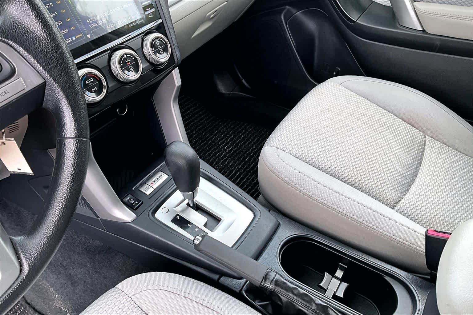 Used 2017 Dark Gray Metallic Subaru Premium image 17