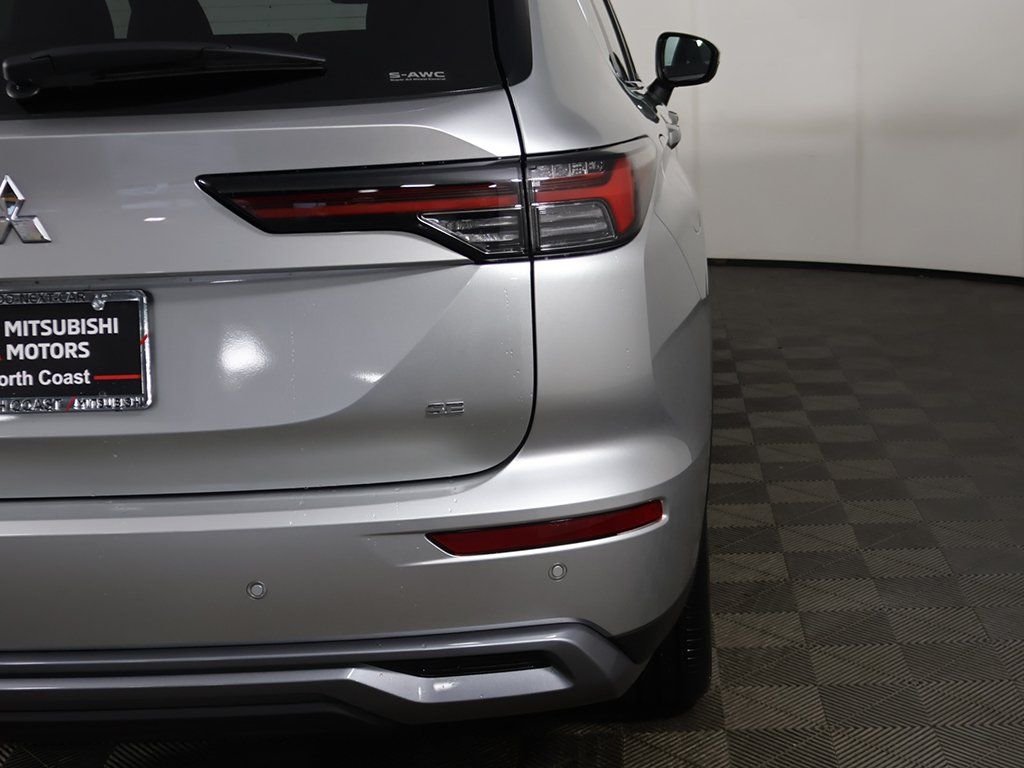 New 2026 Silver Mitsubishi SE image 18