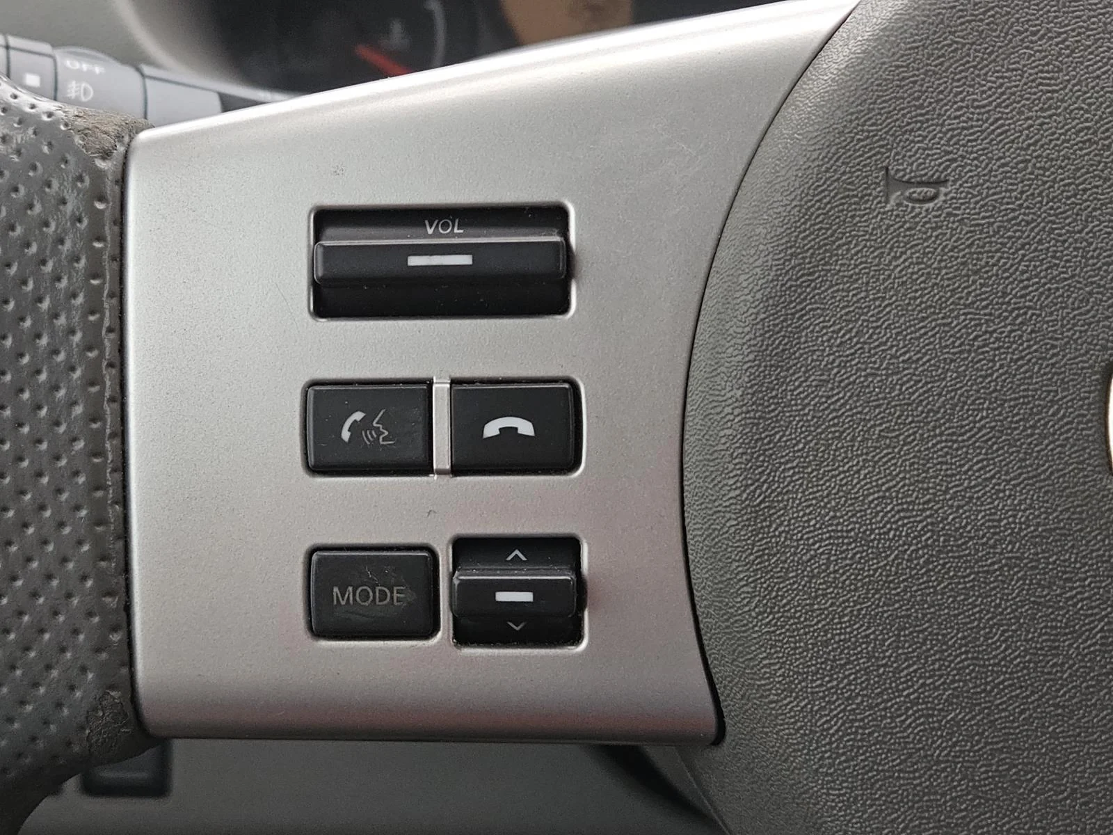 Used 2021 Gray Nissan Crew Cab 4x4 SV Auto image 20