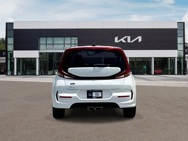 Used 2022 White Kia Turbo image 7