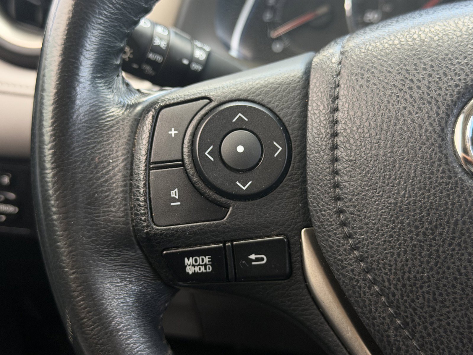 Used 2015 Classic Silver Metallic Toyota Limited image 17