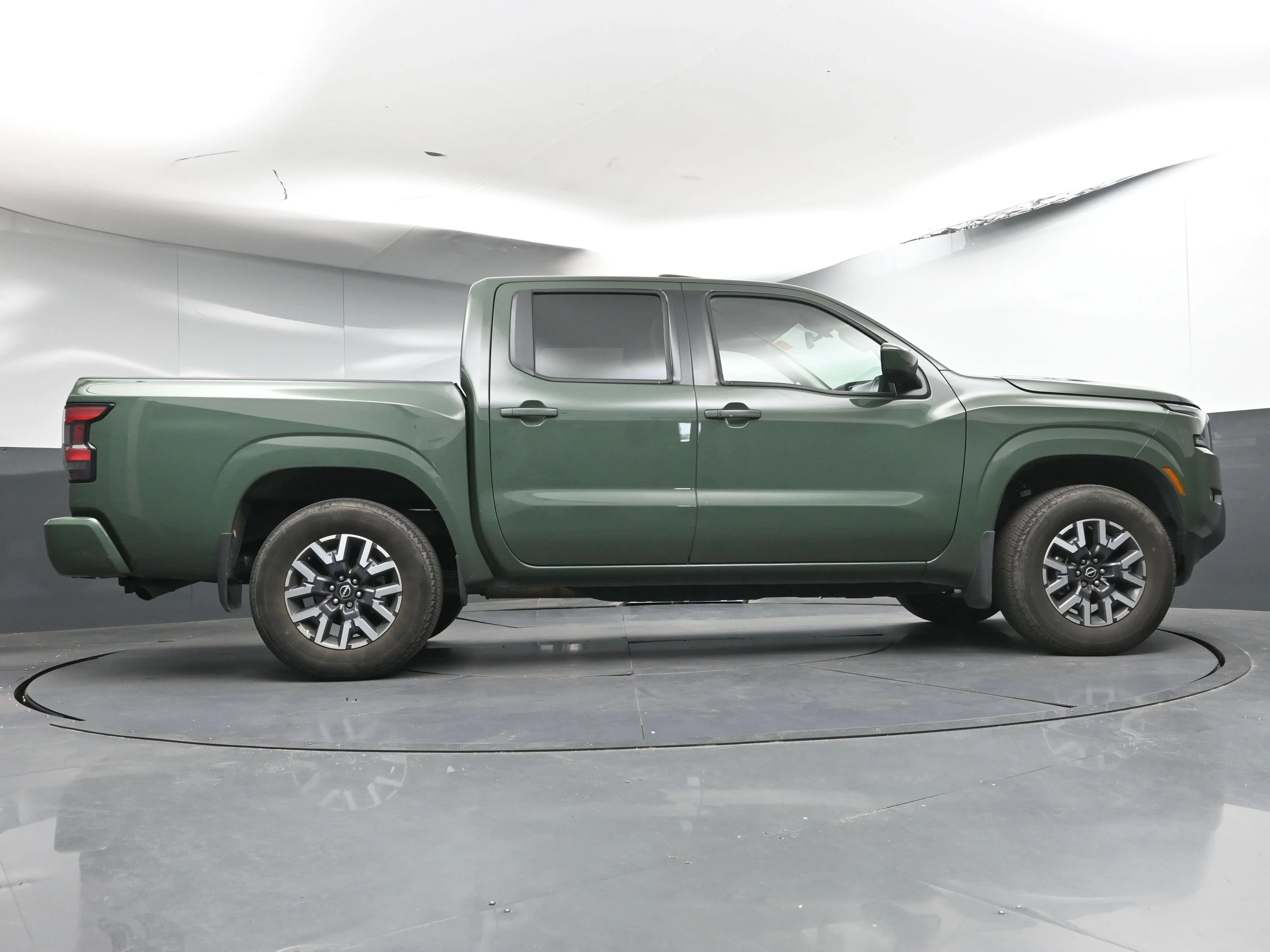 Certified Used 2024 Tactical Green Metallic Nissan SL image 27
