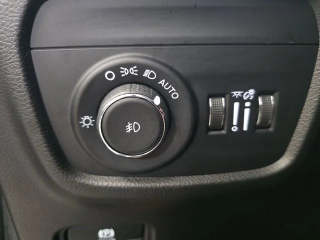 Used 2025 Gray Jeep Summit image 27