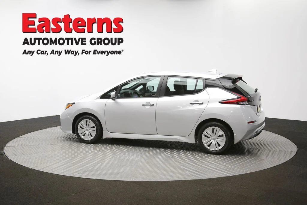 Used 2023 Silver Nissan S image 57