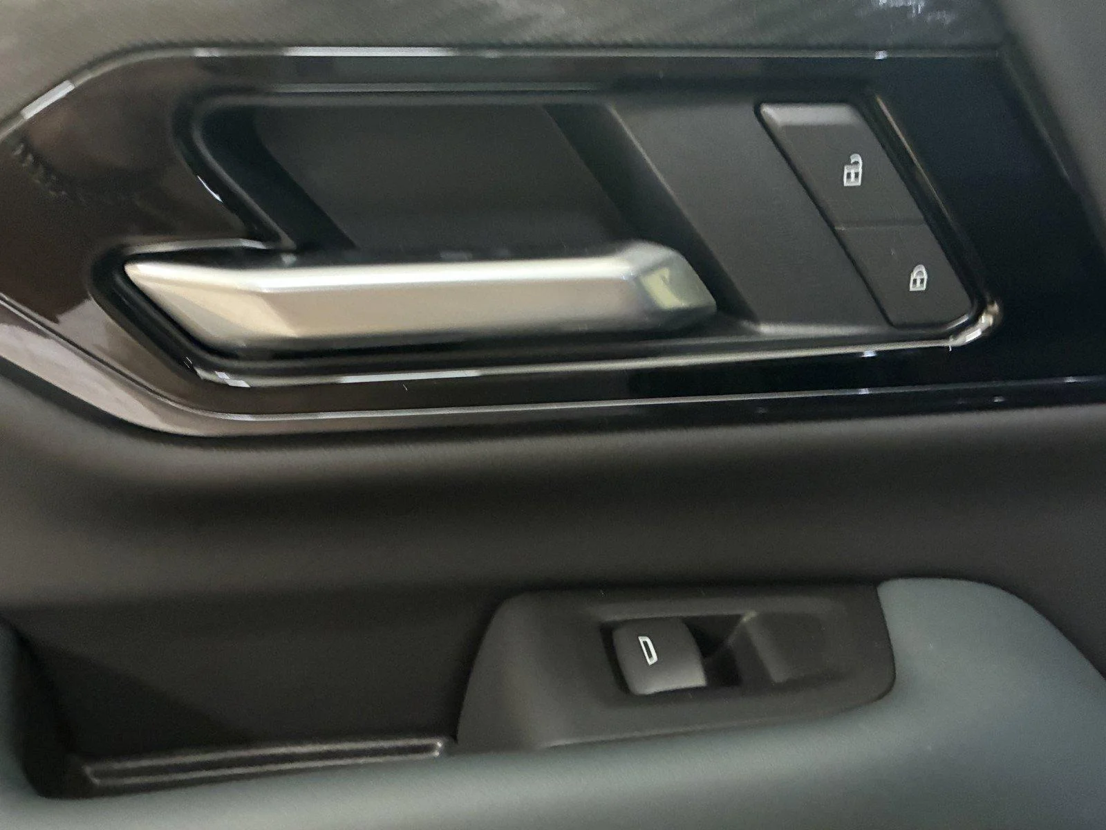 2026 GMC Yukon AT4 - Photo 17