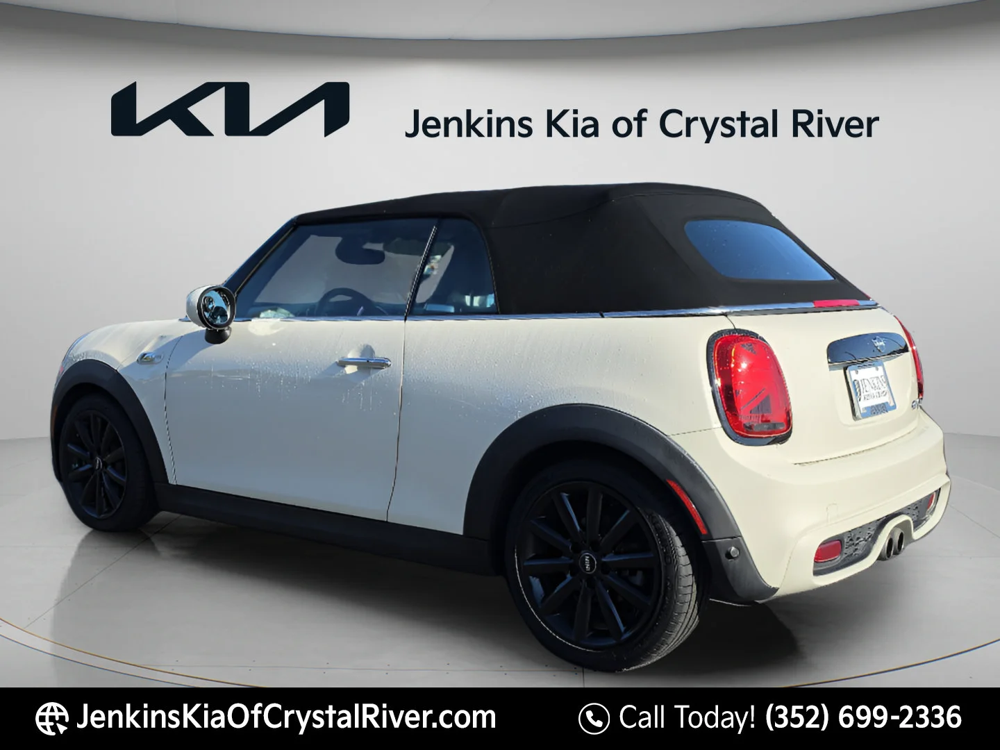Used 2019 Pepper White MINI Cooper S image 8