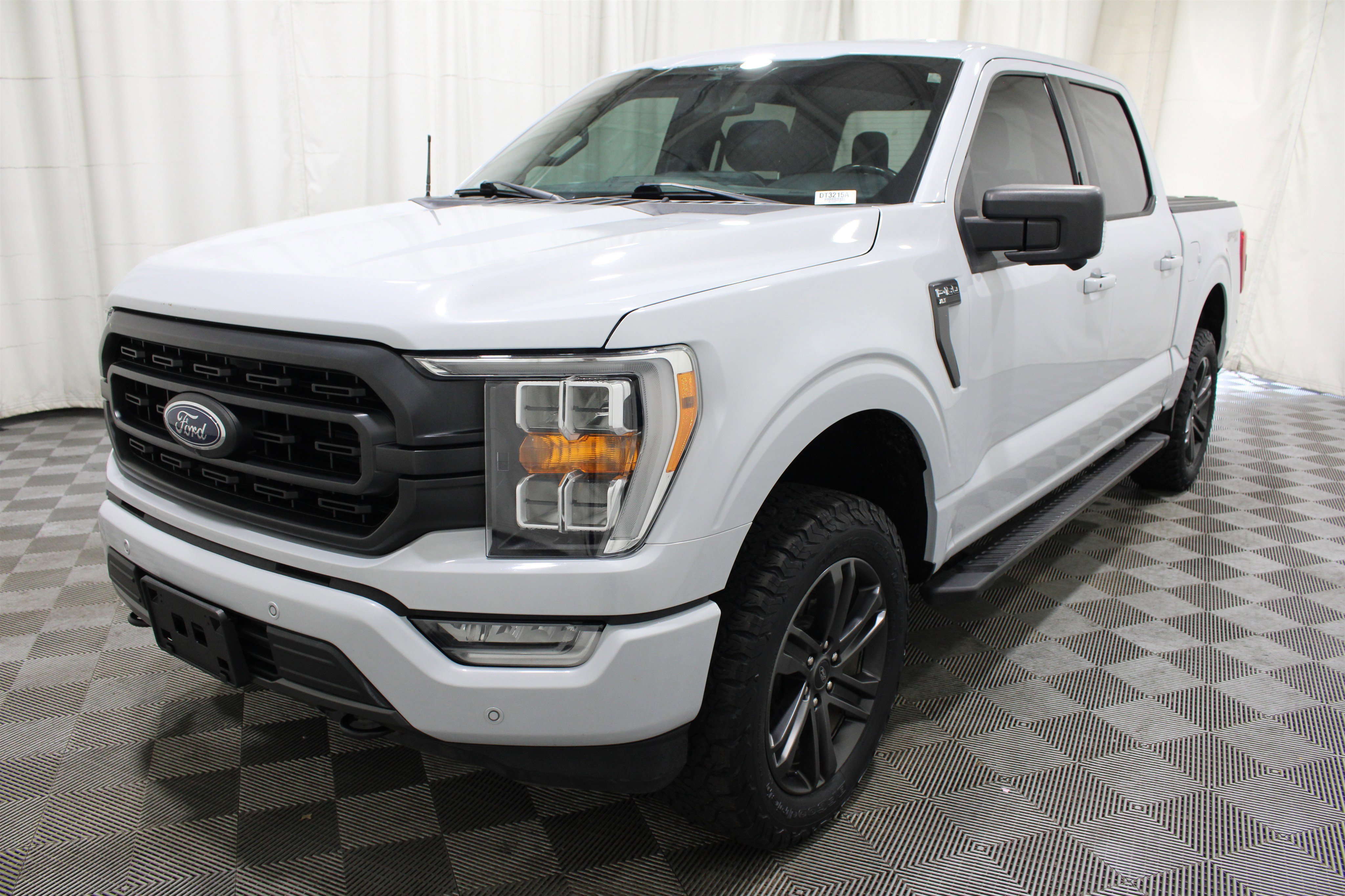 Used 2021 Space White Metallic Ford XLT image 34