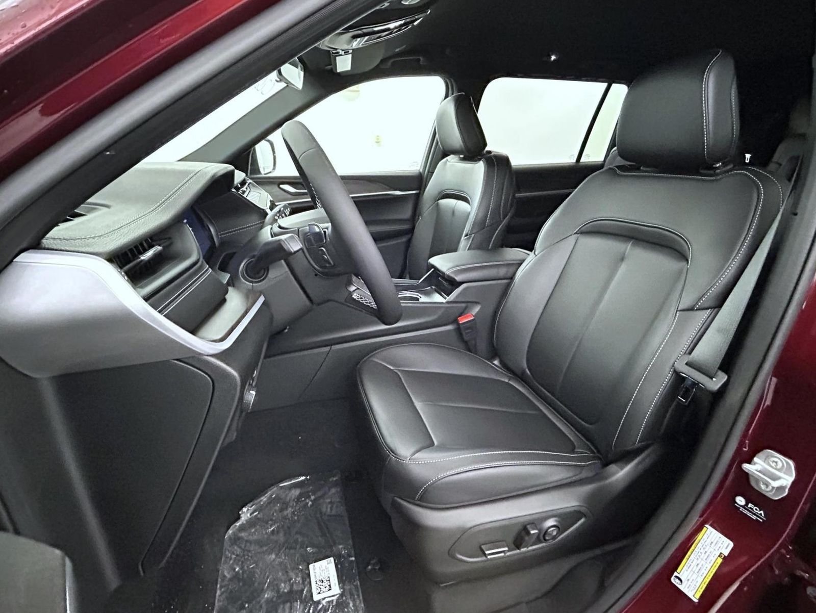 New 2026 Velvet Red Pearl-Coat Exterior Paint Jeep Limited image 10