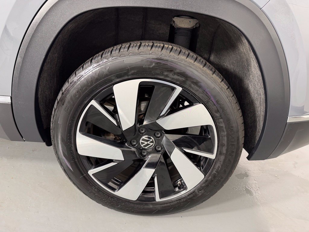 Used 2024 Pure Gray Volkswagen 2.0T SEL image 35