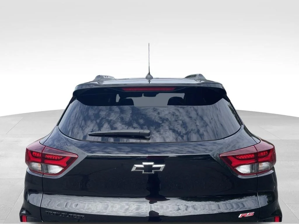 Used 2022 Black Chevrolet RS image 6