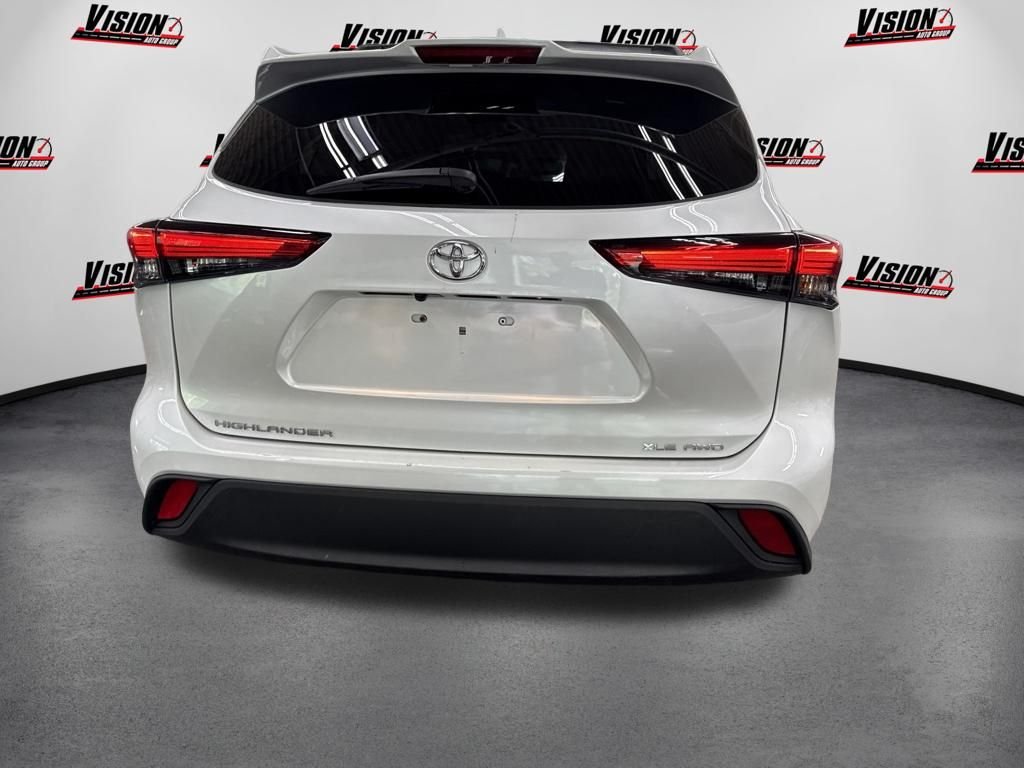 Used 2022 Beige Toyota XLE image 6