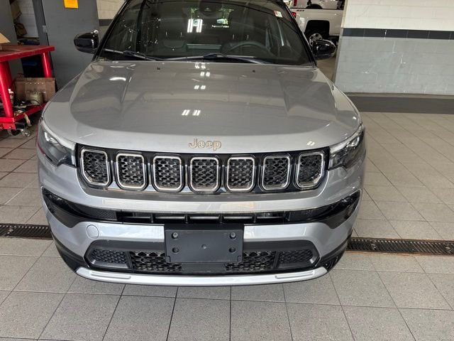 Used 2023 Silver Jeep Limited image 2